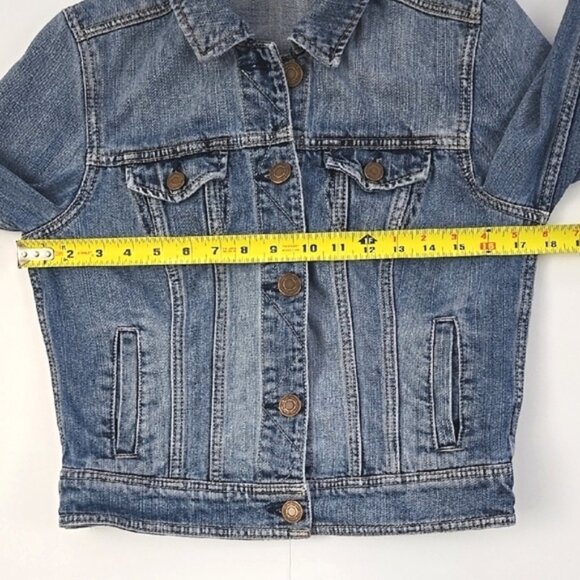 American Eagle Women's Classic Denim Jacket Button Down Faded Blue Wash Size M - Picture 13 of 15